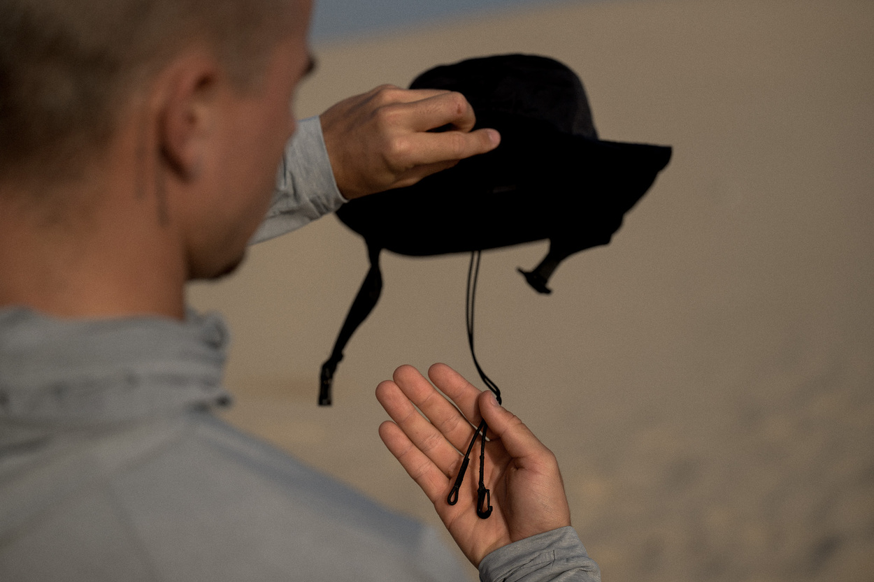 ION ������ Beach Hat (48260-7085) ������ 26 (M/L)-