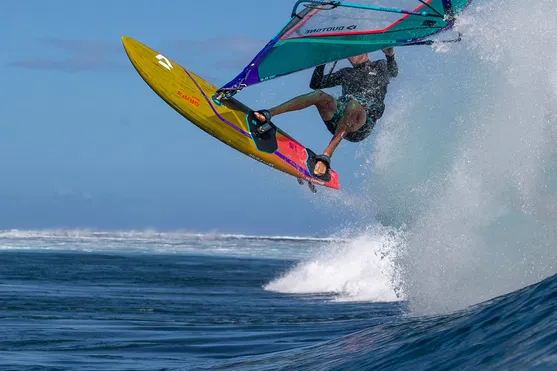 DUOTONE WIND ����� ������� Grip 4 SLS 99 (14240-1001) 24-