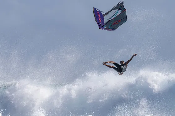 DUOTONE WIND ����� ������� Grip 4 SLS 99 (14240-1001) 24-